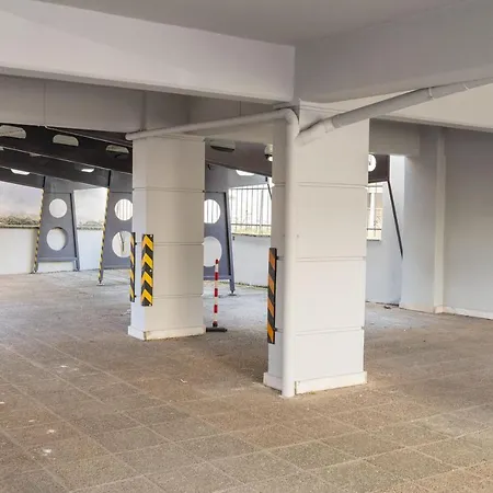 The Whole Packet C5 Center With Parking Apartment *